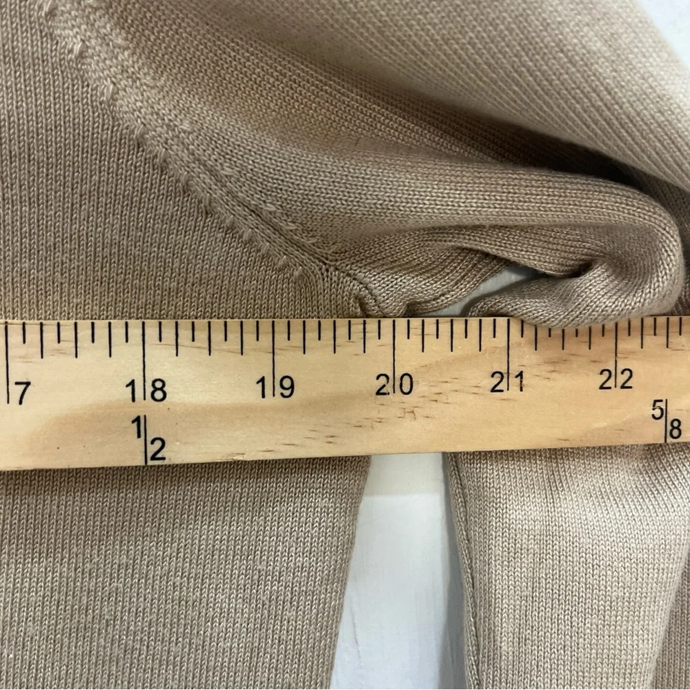 Carolyn Taylor Beige Long Sleeve Pull Over Sweater size P/XL‎ Mock Neck Pearls